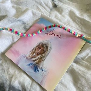 💗Taylor Swift Lover inspired friendship bracelet 💗